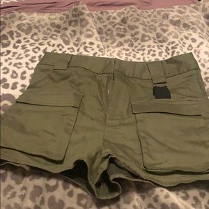 Olive shorts size M Fashionova